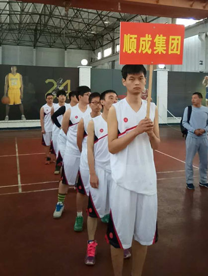 尊龙凯时集团加入中嘉业集团第三届篮球约请赛剪影